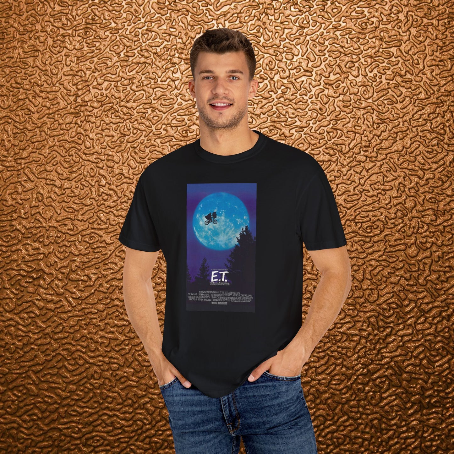 E.T. Movie Poster - Unisex Garment-Dyed T-shirt