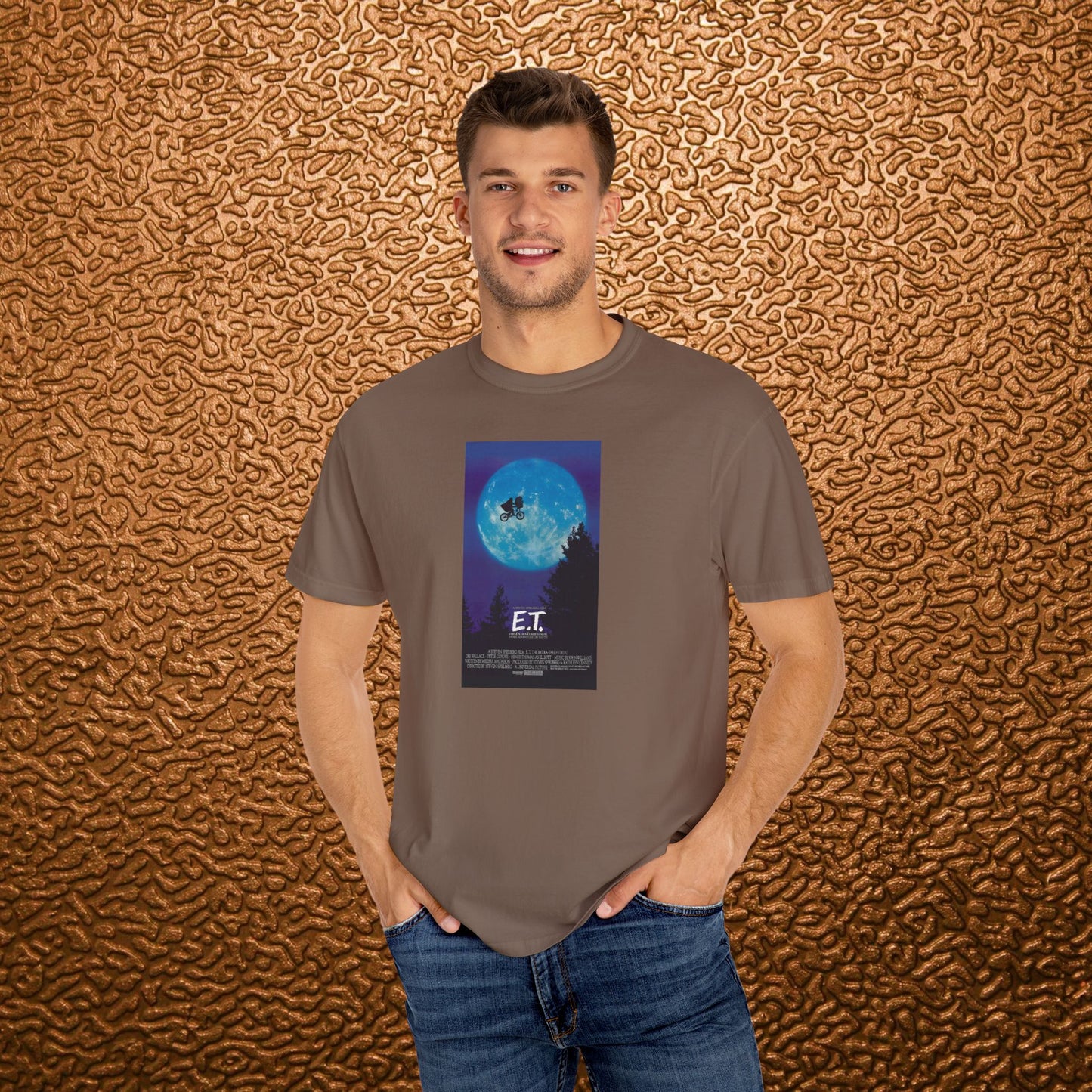 E.T. Movie Poster - Unisex Garment-Dyed T-shirt